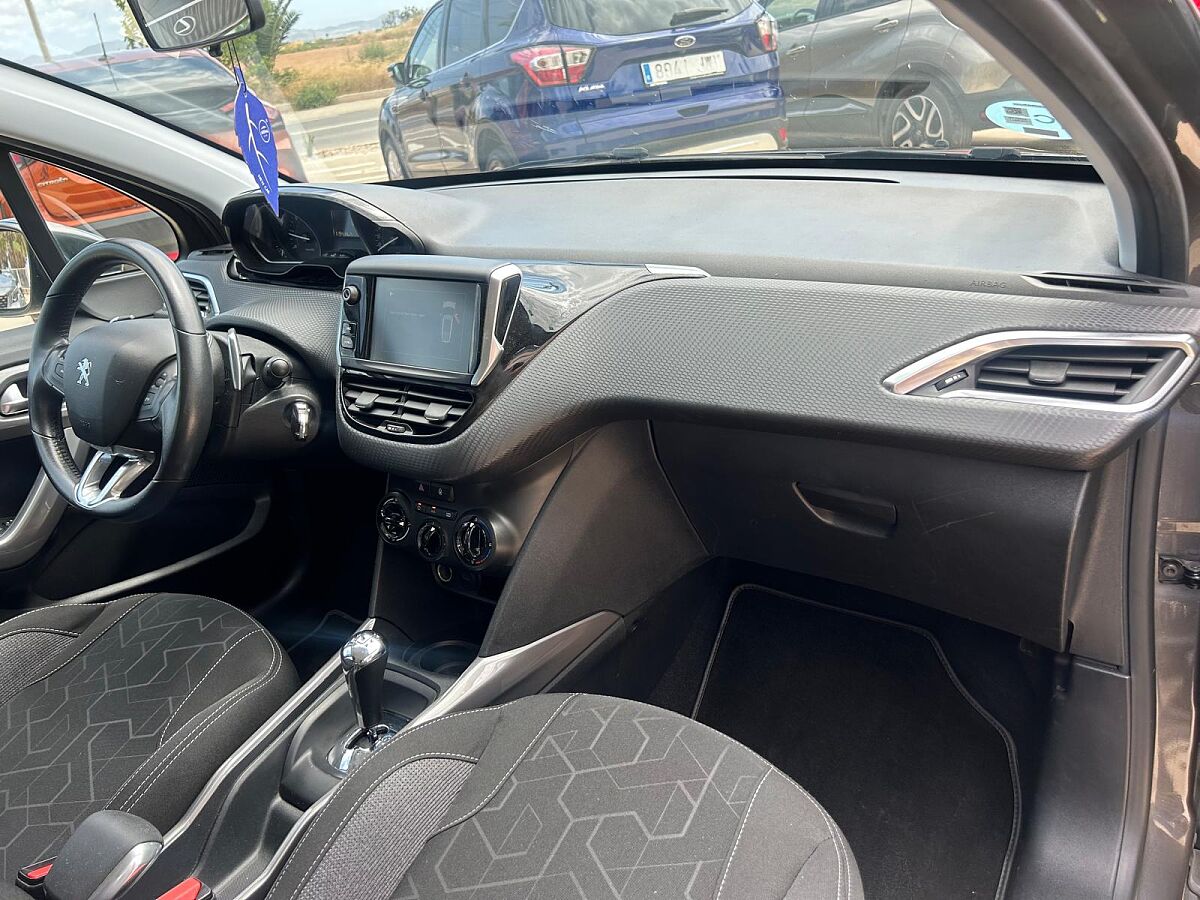 PEUGEOT 2008 ACTIVE 1.6 E-HDI AUTO SPANISH LHD IN SPAIN 74000 MILES SUPERB 2017